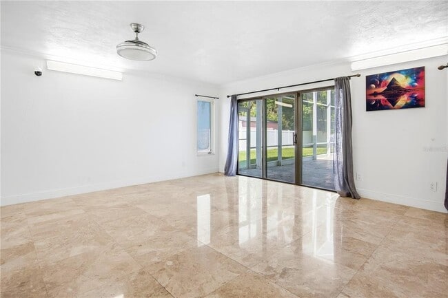 Building Photo - 433 Pelican Bay Dr