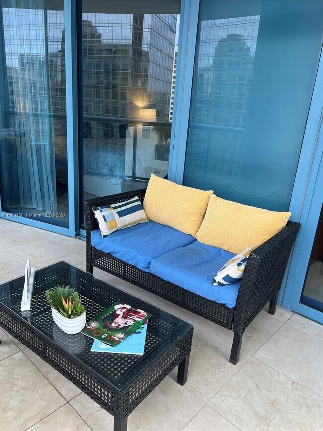 Building Photo - 333 Las Olas Way