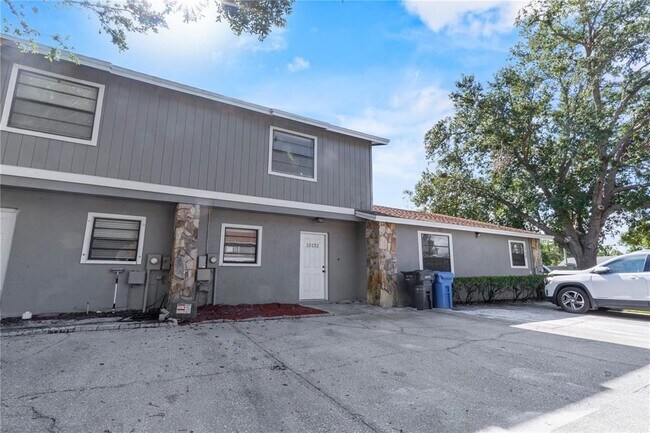 Building Photo - 10132 Lake Oak Cir