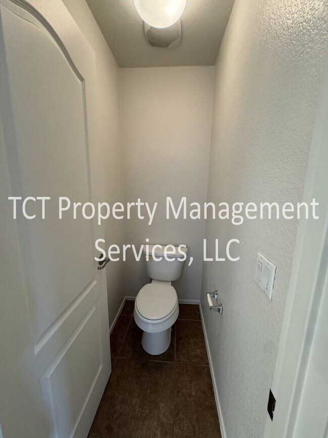 Building Photo - Beautiful 4 bedroom + loft in Johnson Ranch