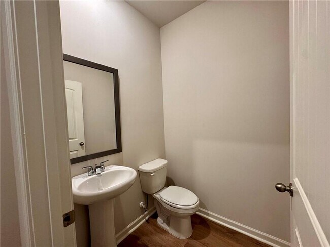 Building Photo - 24 Berryville Dr