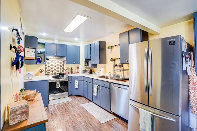 Building Photo - Charming 3 bed, 2 bath Craftsman Cottage in the Heart of Oak Grove