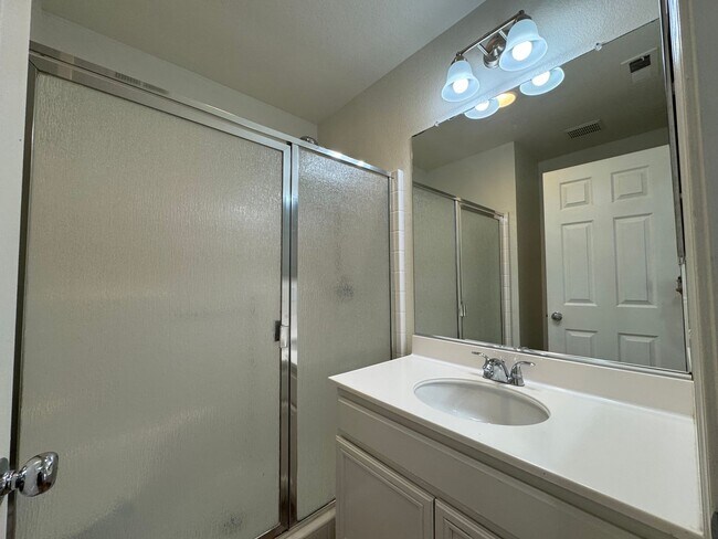 Building Photo - 5 Bedroom Canyon Hills home