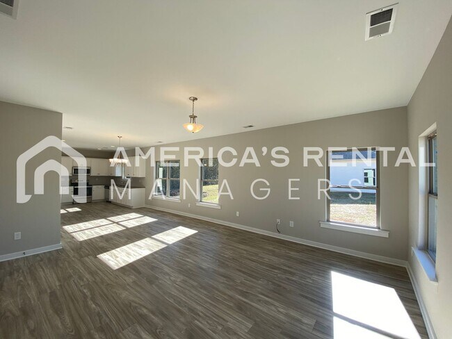 Building Photo - Home for Rent in Lincoln, AL!