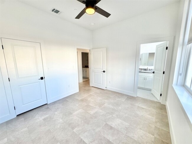 Building Photo - 2102 Mechanic St