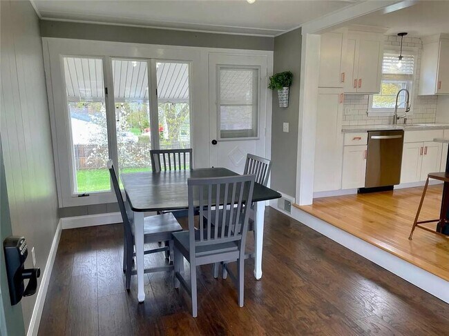 Building Photo - 30 Althea Dr