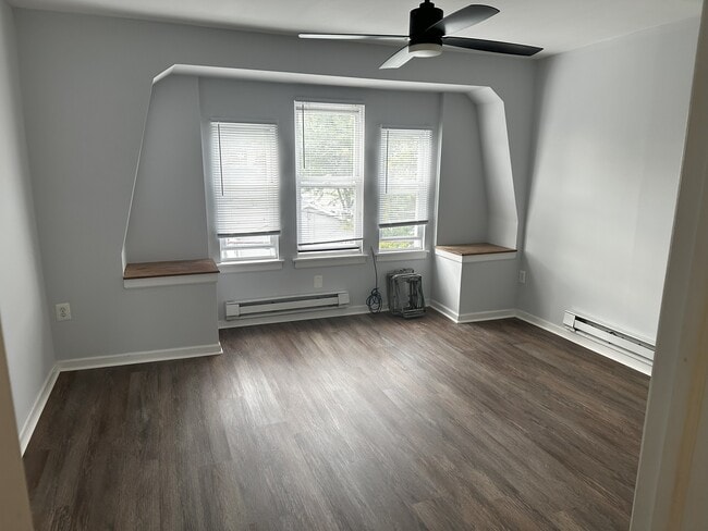 Bedroom - 50 E Washington Ln