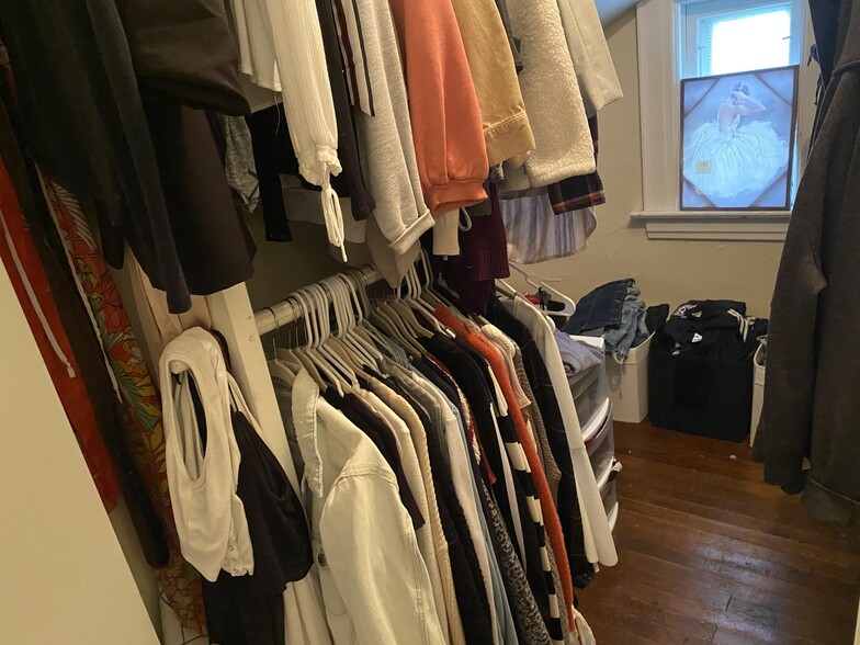 Building Photo - 3236 N Bartlett Ave