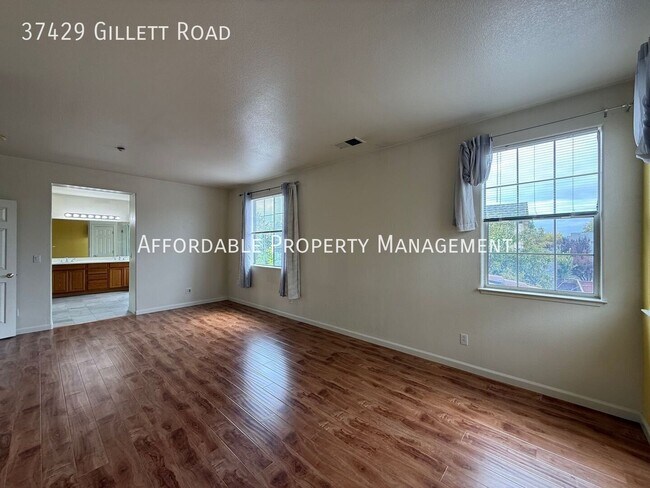 Building Photo - 37429 Gillett Rd