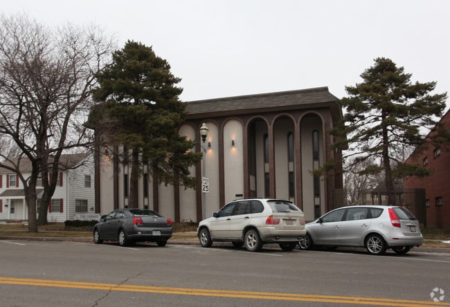 Building Photo - The Embassy