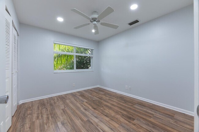 Building Photo - 4695 Brandywine Dr