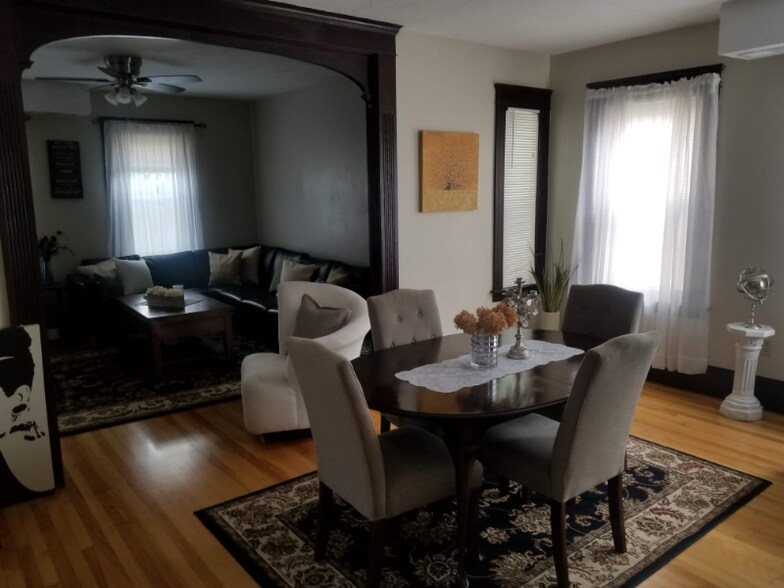 Building Photo - 2 Clarendon St