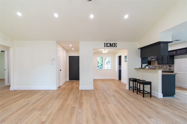 Building Photo - 822 Red Rock Canyon Dr