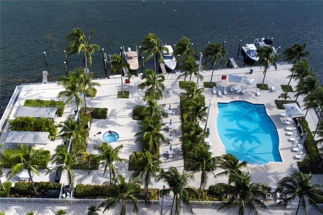 Building Photo - 2101 Brickell Ave