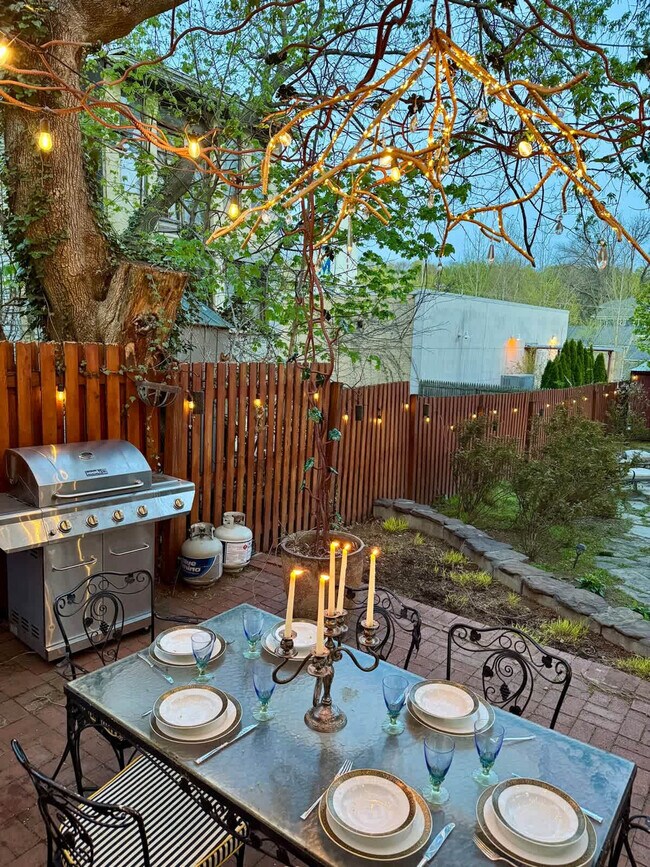 Building Photo - 15 Ferry St