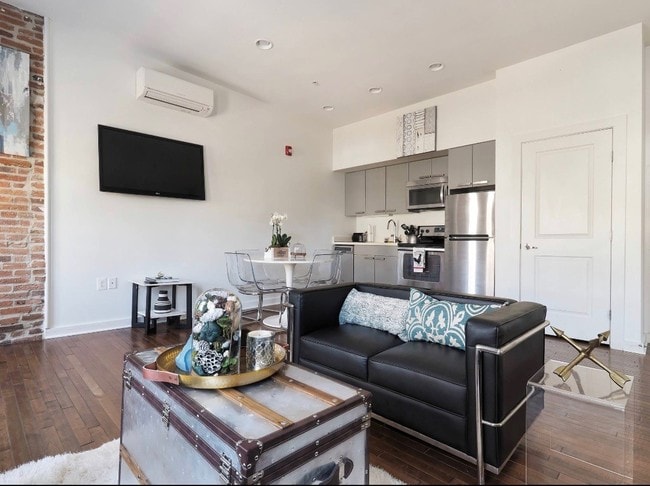 Building Photo - The Portland