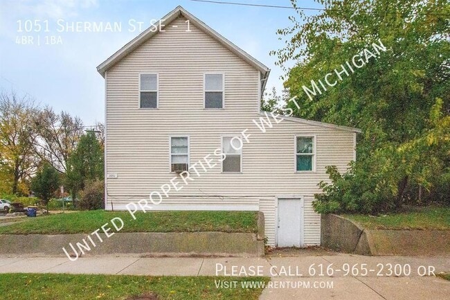 Building Photo - Available Now | 4 Bedroom 1 Bath Lower Lev...