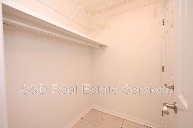 Building Photo - 141 Fernery Rd