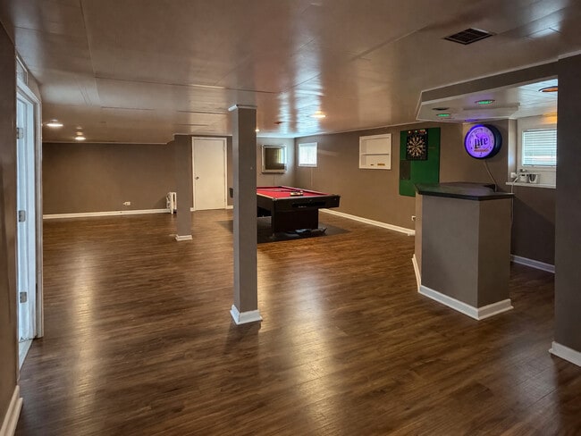 Building Photo - 8201 S Homan Ave