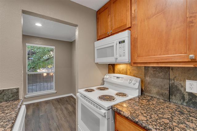 Building Photo - 5727 Richmond Ave