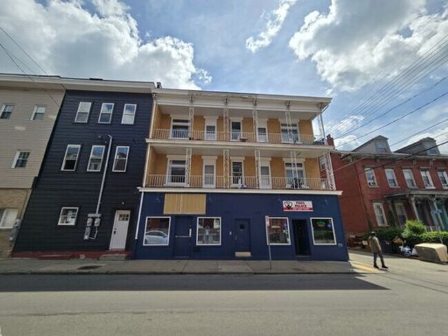 Building Photo - 1535 Lowrie St