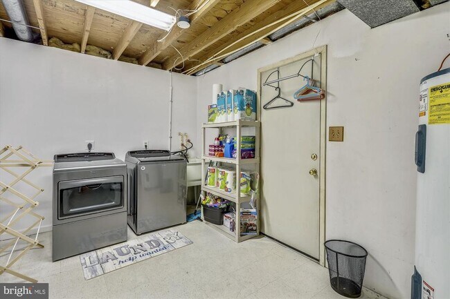 Building Photo - 8225 Osage Ln