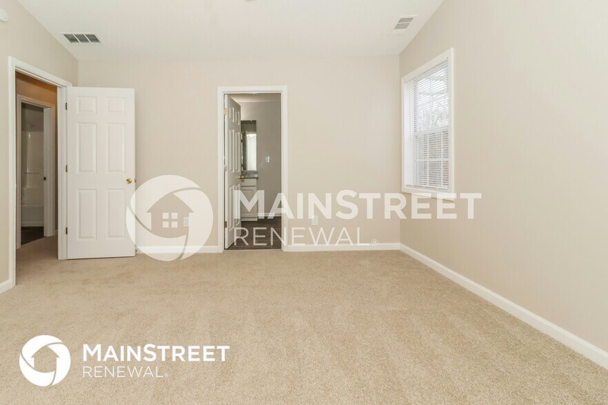 Building Photo - 2401 Bethune Cir