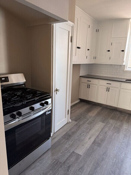 Building Photo - 18501 Newell Rd