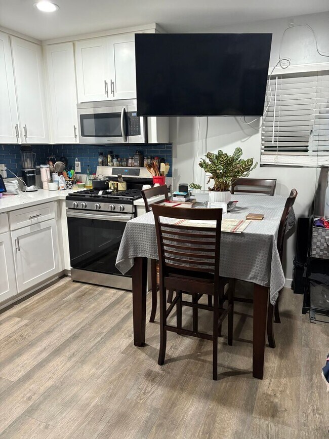 Building Photo - FOR RENT!!! Beautiful studio in National City FOR RENT!!!