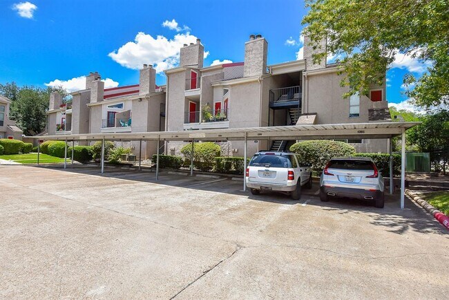 Building Photo - 10855 Meadowglen Ln