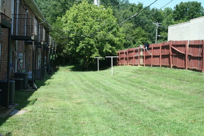 Building Photo - 115 Florence St