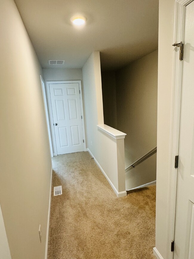 Building Photo - Brand New built townhome in a new communit...