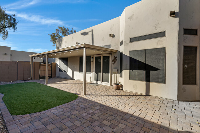 Backyard, Patio, Great Room Entry - 440 S Val Vista Dr