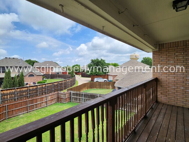 Building Photo - 6317 Day Spring Dr