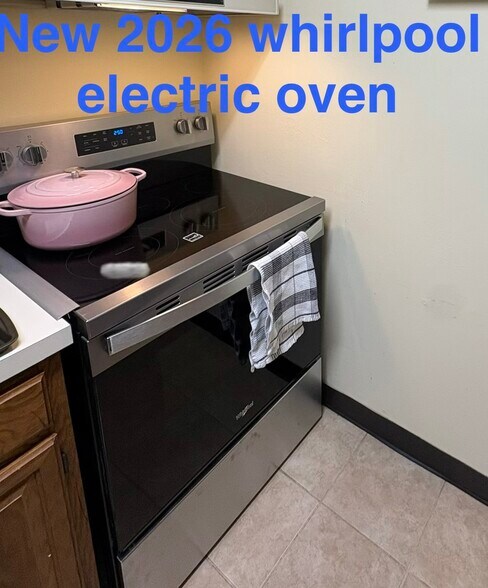 New electric oven - 1012 Ravens Crest Dr
