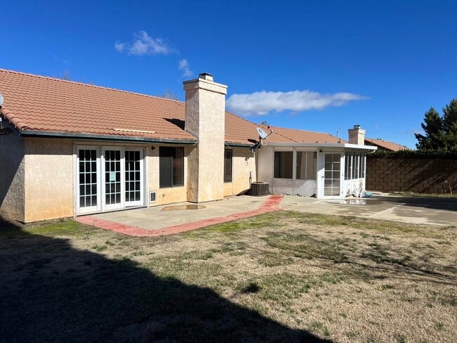 Building Photo - 4520 Pso Hermoso