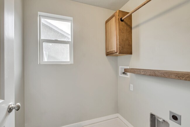 Building Photo - 258 W Willow Creek Dr