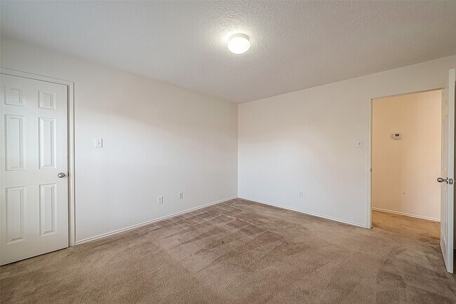 Building Photo - 17210 Double Lilly Dr