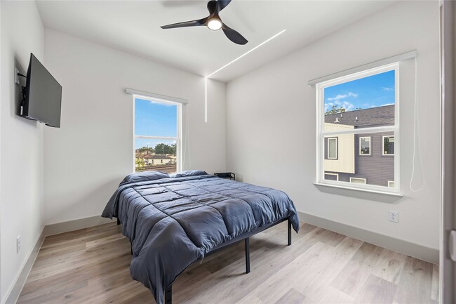 Building Photo - 1907 Hailey St