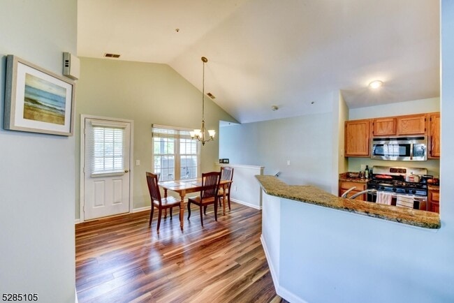 Building Photo - 5803 Tudor Dr