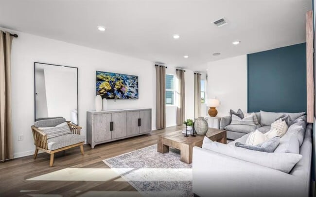 Building Photo - 368 Kapok St