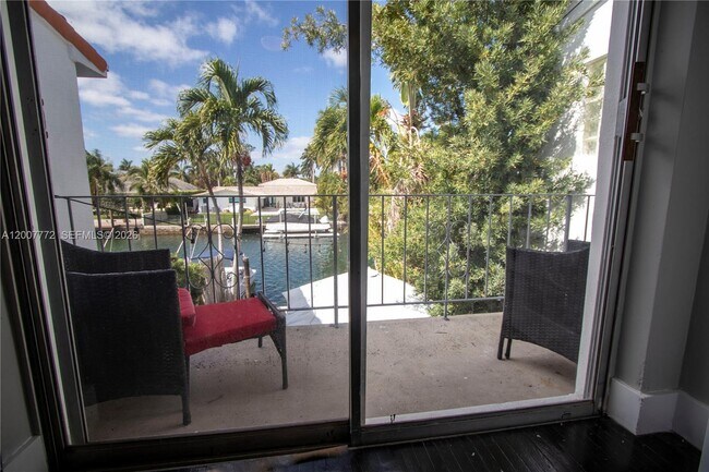 Building Photo - 2117 NE 123rd St