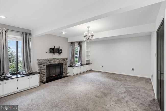 Building Photo - 6103 Triangle Dr