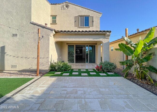 Building Photo - 2902 E Ebony Dr