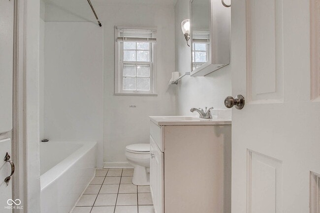 Building Photo - 5043 Boulevard Pl