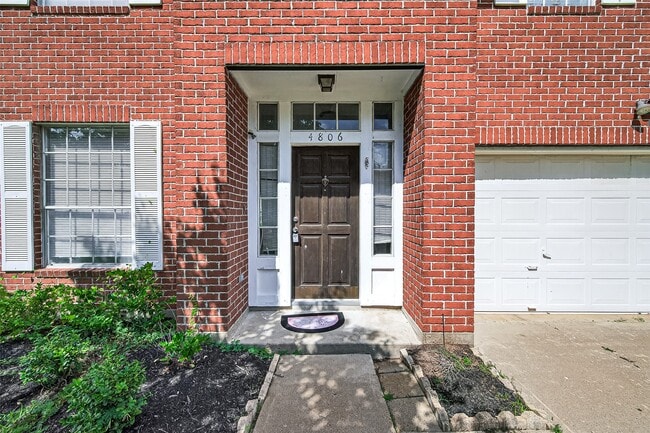 Building Photo - 4806 Sunshine Dr
