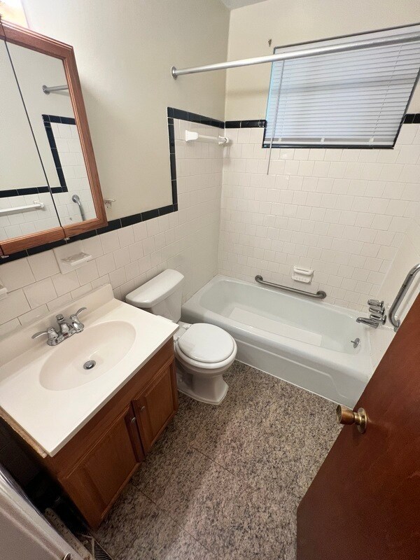 Building Photo - 3301 Donnan St