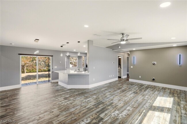 Building Photo - 3404 2nd St SW