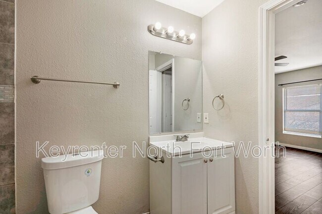 Building Photo - 2735 Purington Ave