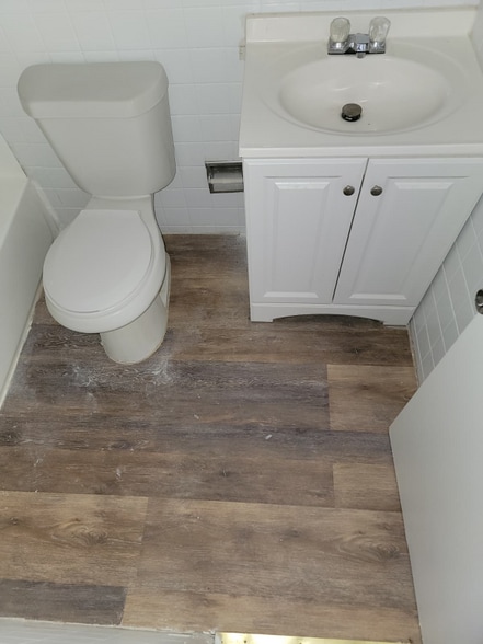 Building Photo - 13420 Euclid Ave